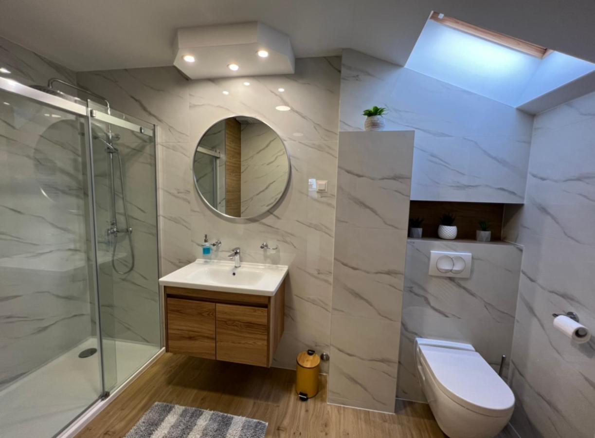 Apartmani Nova Karlovac Exteriör bild