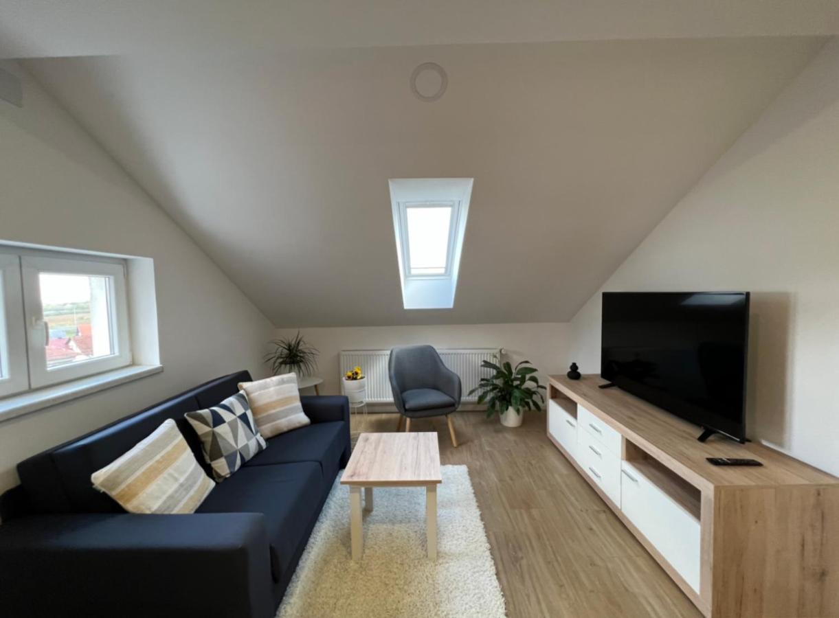 Apartmani Nova Karlovac Exteriör bild