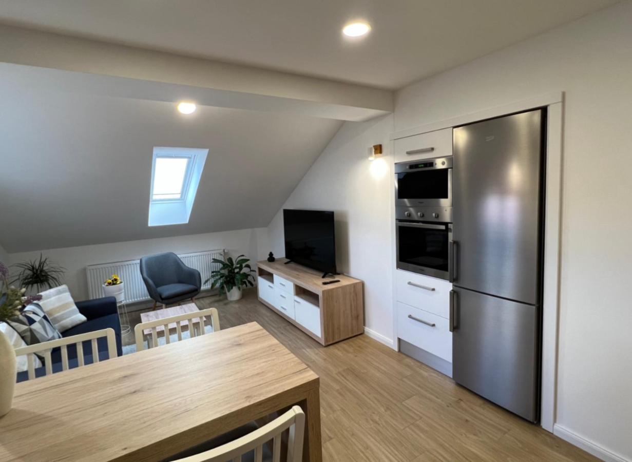 Apartmani Nova Karlovac Exteriör bild