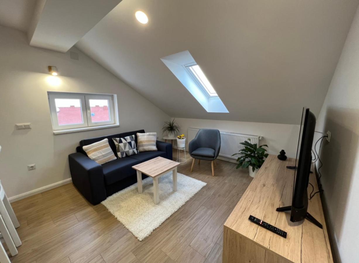Apartmani Nova Karlovac Exteriör bild