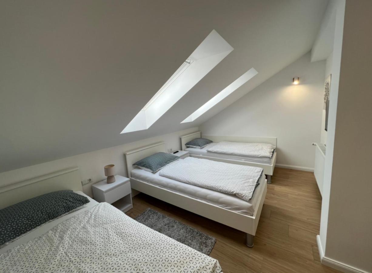 Apartmani Nova Karlovac Exteriör bild
