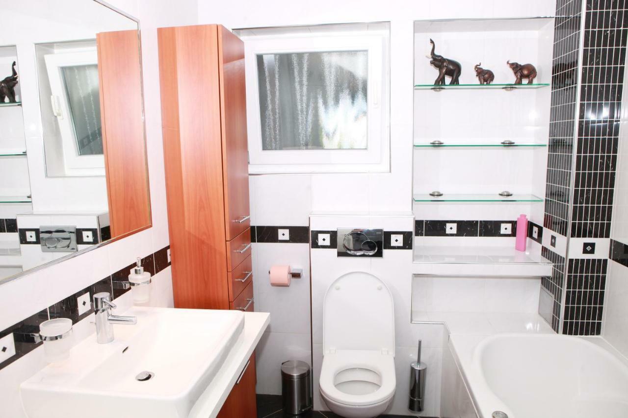Apartmani Nova Karlovac Exteriör bild