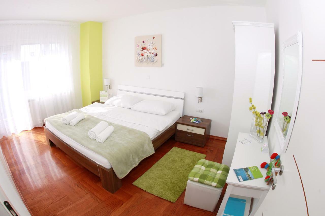 Apartmani Nova Karlovac Exteriör bild