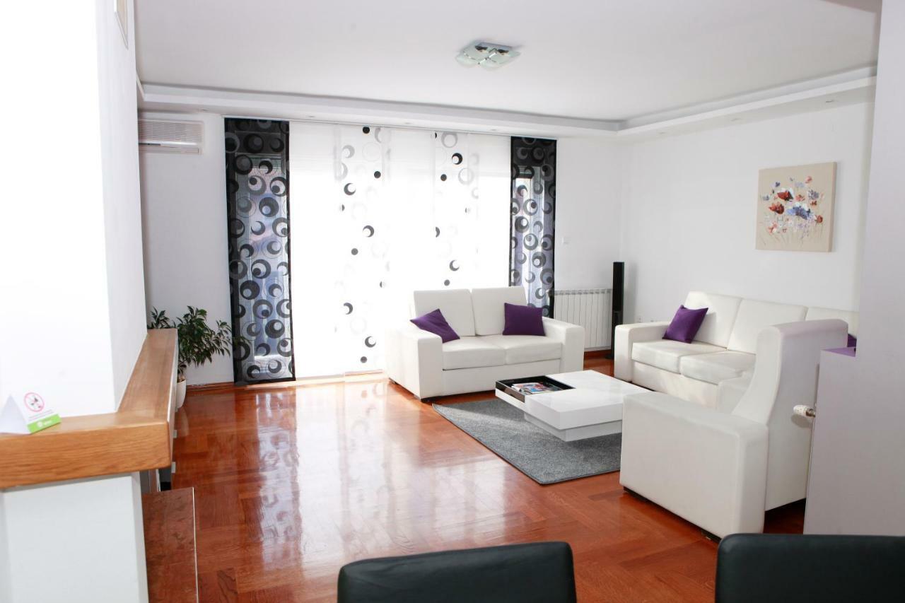 Apartmani Nova Karlovac Exteriör bild