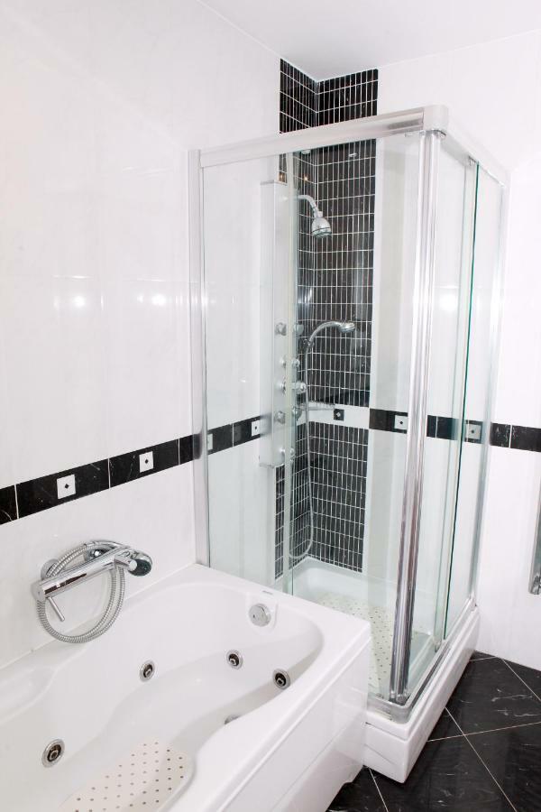 Apartmani Nova Karlovac Exteriör bild