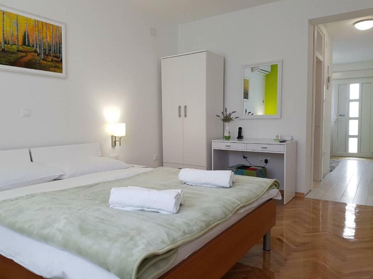Apartmani Nova Karlovac Exteriör bild