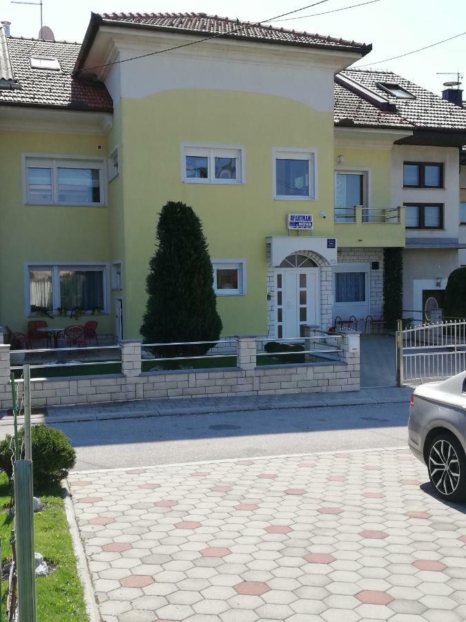 Apartmani Nova Karlovac Exteriör bild